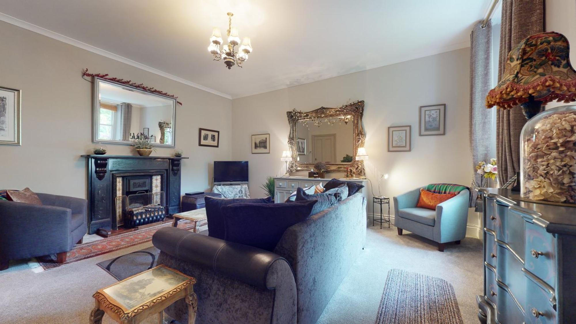 Elgin Tower Apartment Майнхед Екстериор снимка