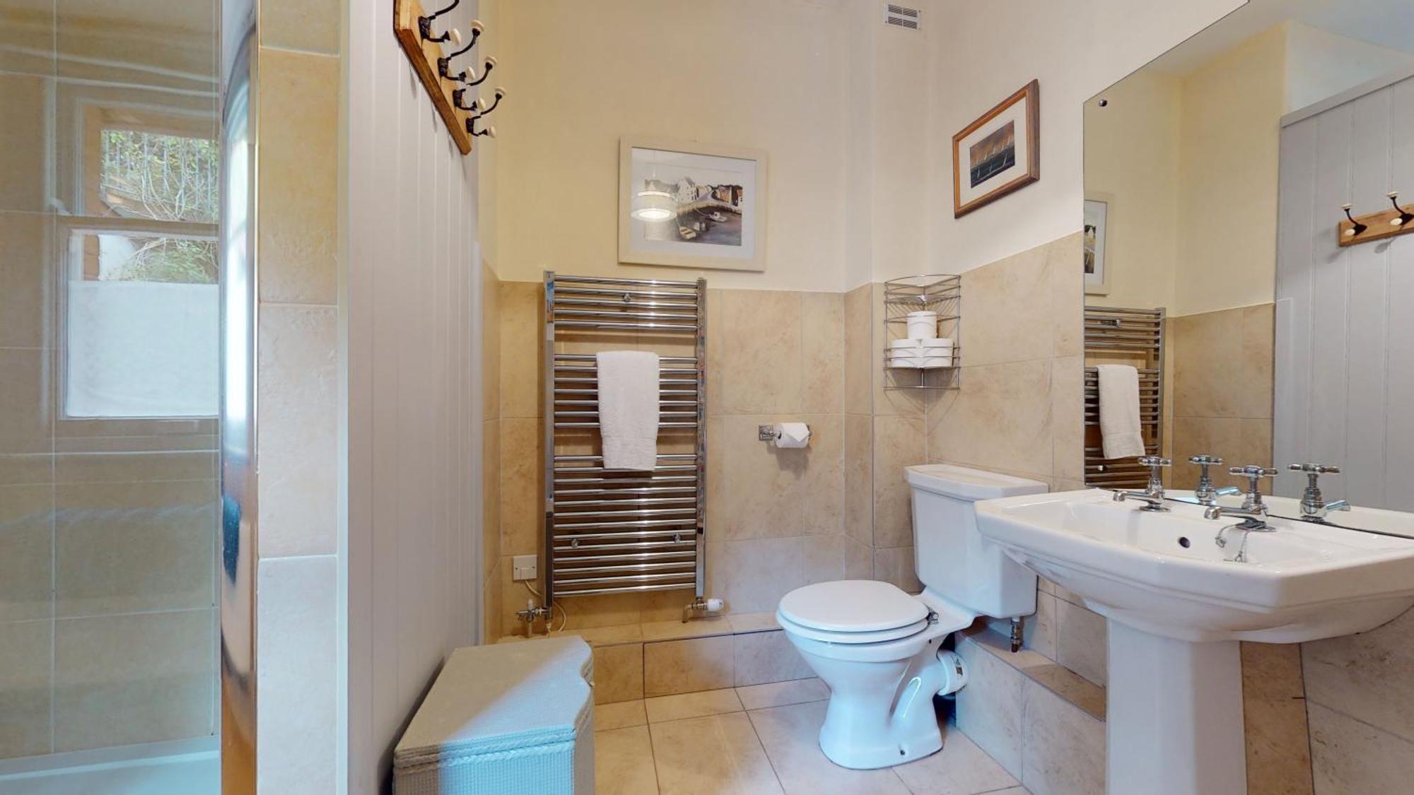 Elgin Tower Apartment Майнхед Екстериор снимка