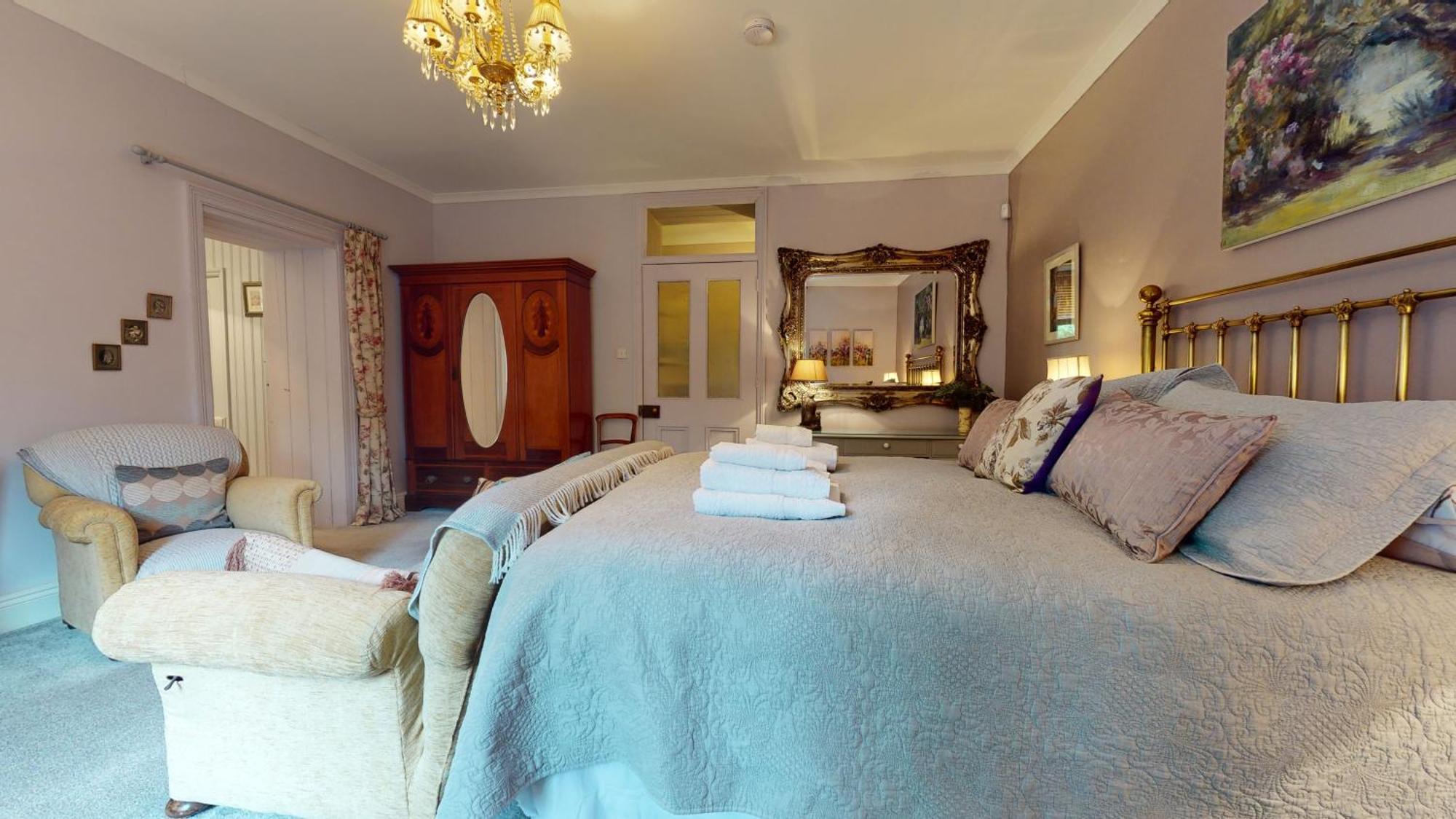 Elgin Tower Apartment Майнхед Екстериор снимка